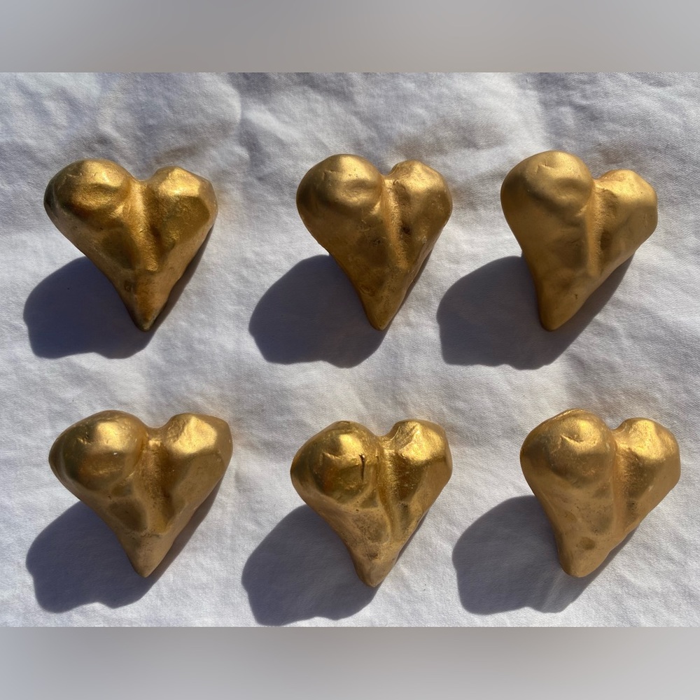 6 New Beautiful Heart shaped drawer/cabinet pulls. Gold color. Metal